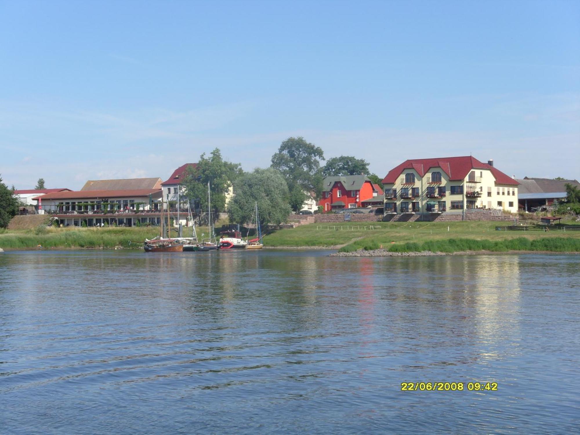 Elbterrassen Zu Brambach Hotel Dessau-Rosslau Exterior foto