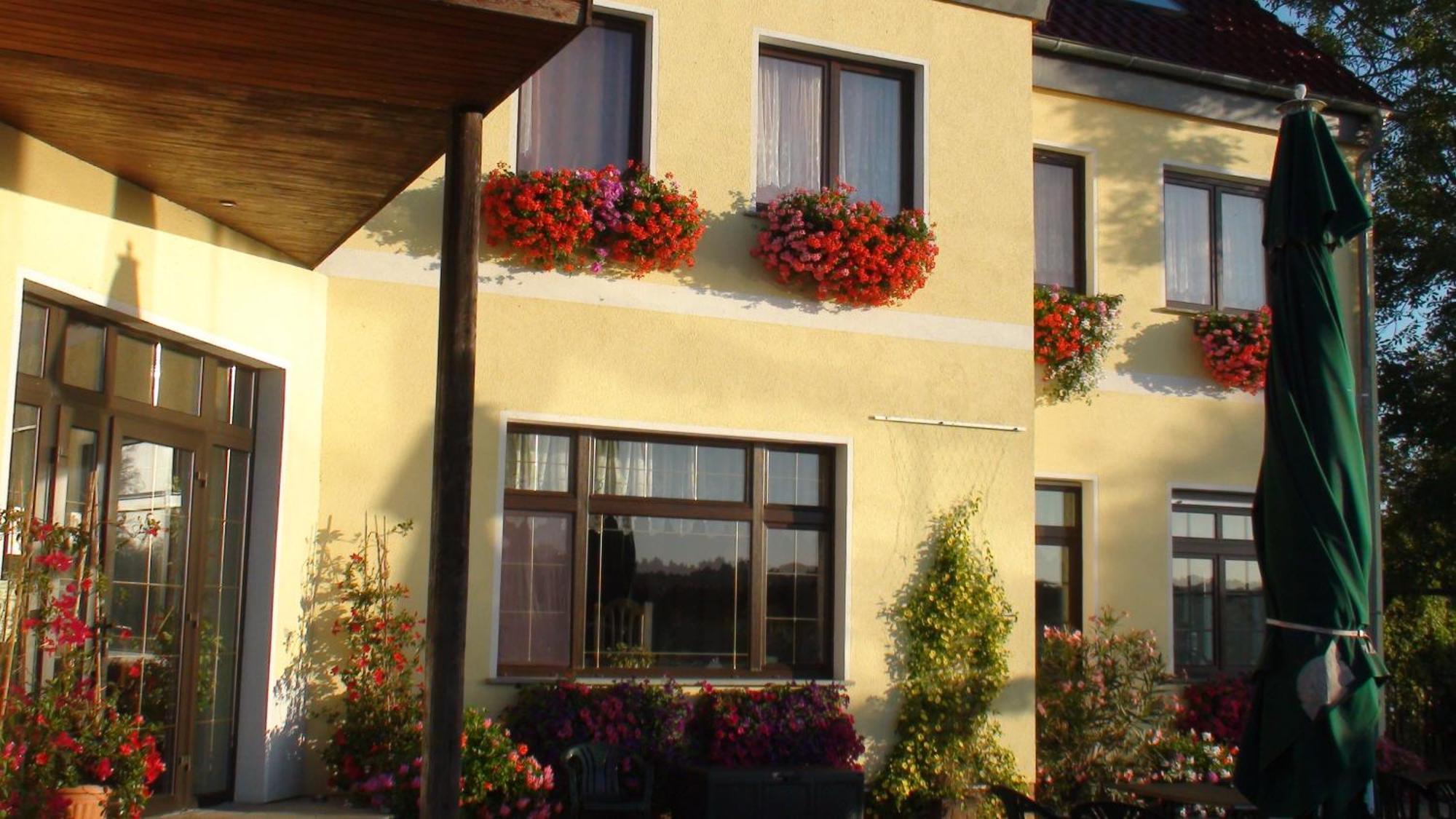 Elbterrassen Zu Brambach Hotel Dessau-Rosslau Exterior foto