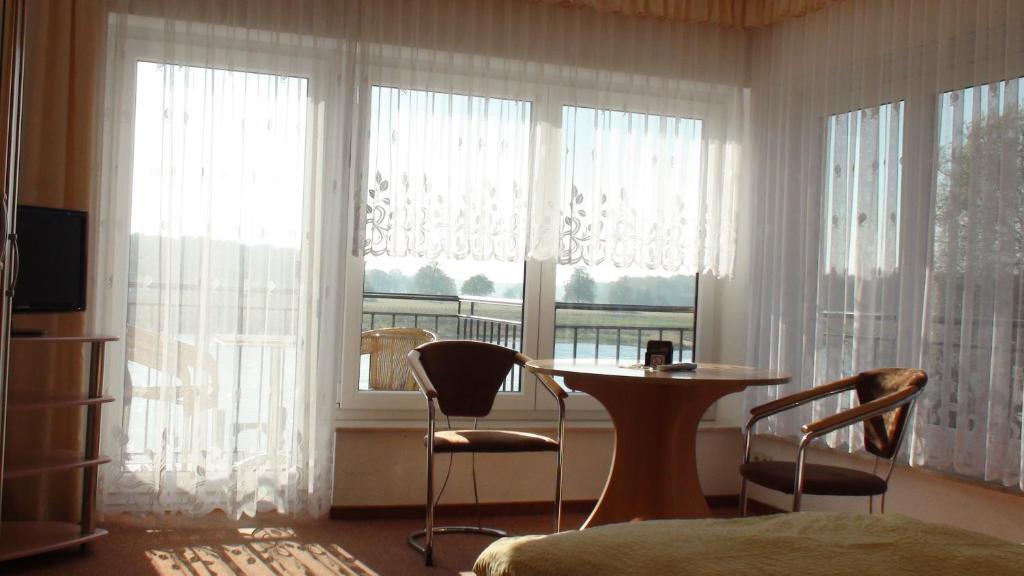 Elbterrassen Zu Brambach Hotel Dessau-Rosslau Exterior foto