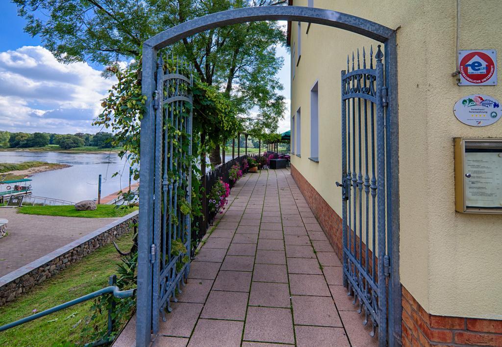Elbterrassen Zu Brambach Hotel Dessau-Rosslau Exterior foto